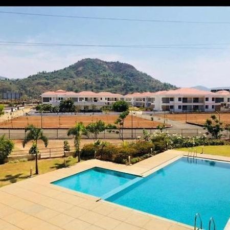 Mizzle Apartment Lonavala Ngoại thất bức ảnh
