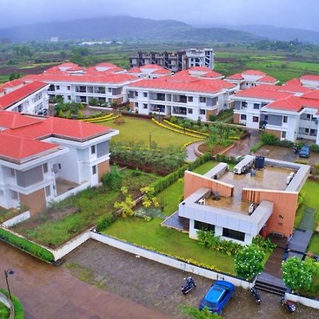 Mizzle Apartment Lonavala Ngoại thất bức ảnh