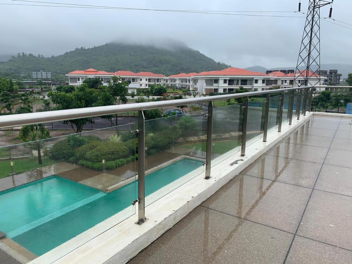 Mizzle Apartment Lonavala Ngoại thất bức ảnh