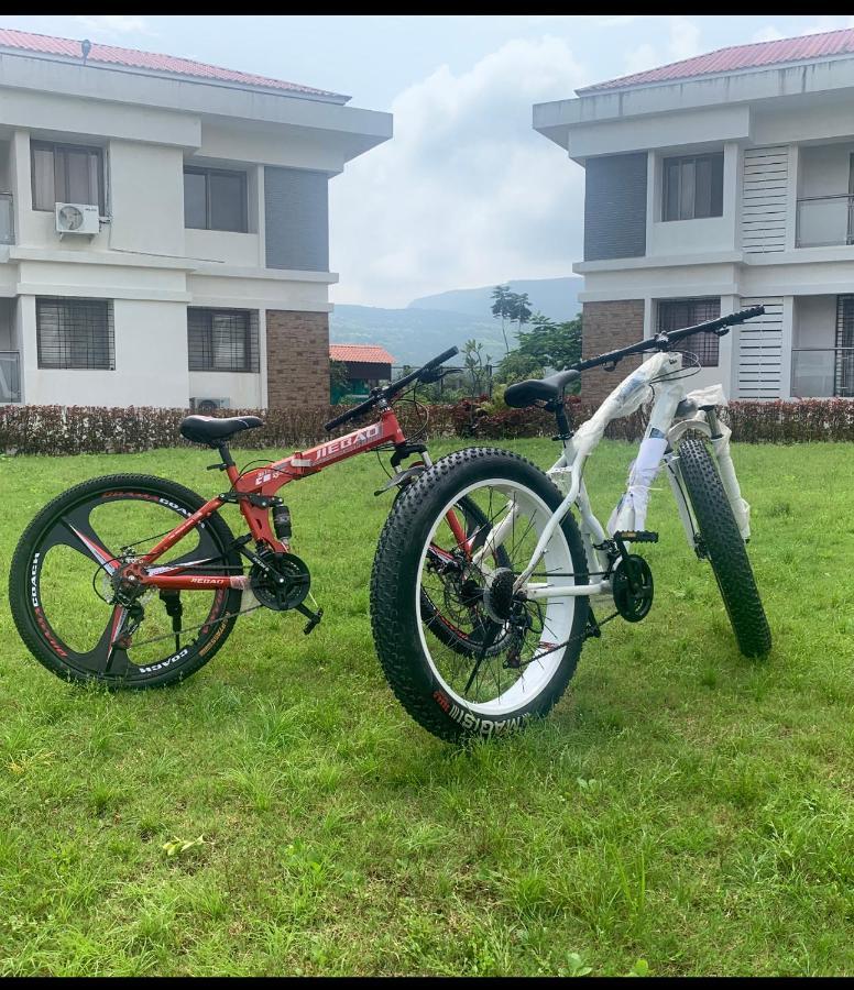 Mizzle Apartment Lonavala Ngoại thất bức ảnh