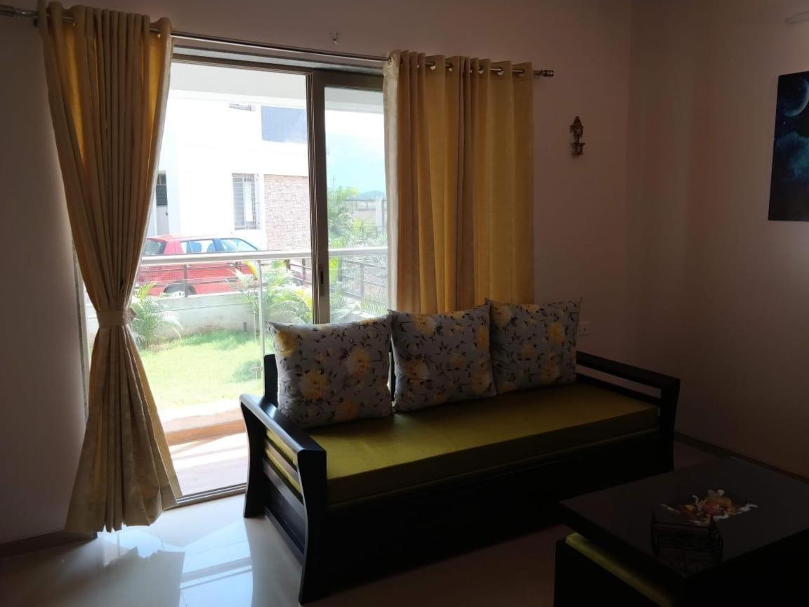 Mizzle Apartment Lonavala Ngoại thất bức ảnh