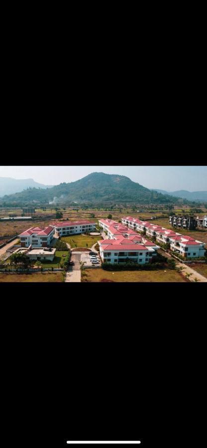 Mizzle Apartment Lonavala Ngoại thất bức ảnh